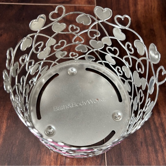Bath & Body Works Silver and Pink Glitter Heart Valentine 3-Wick Candle Holder - Picture 5 of 6